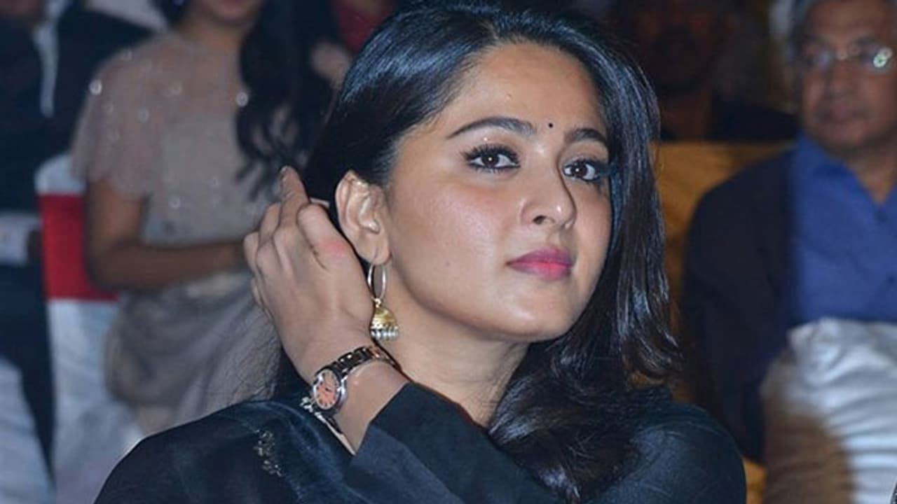 నువ్వు లేకుండా నేను లేను.. అనుష్క ఎమోషనల్ పోస్ట్! నువ్వు లేకుండా నేను లేను.. అనుష్క ఎమోషనల్ పోస్ట్!