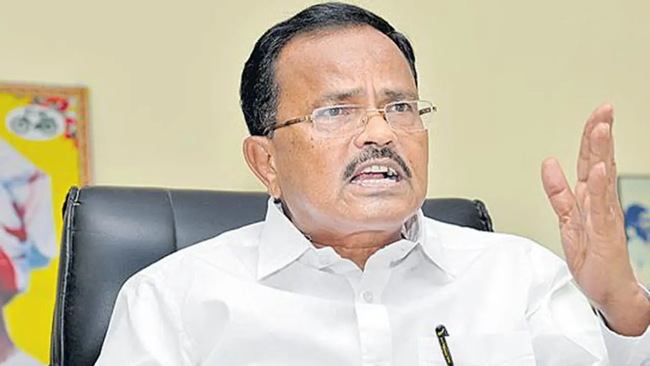 నిందితుడు శ్రీనివాసరెడ్డిని తప్పించేందుకు రాజకీయ కుట్ర : మోత్కుపల్లి సంచలన వ్యాఖ్యలు నిందితుడు శ్రీనివాసరెడ్డిని తప్పించేందుకు రాజకీయ కుట్ర : మోత్కుపల్లి సంచలన వ్యాఖ్యలు