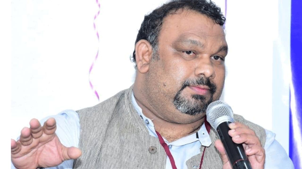 ಶ್ರೀರಾಮ ವಂಚಕ ಎಂದ ವಿಮರ್ಶಕ ಗಡಿಪಾರು