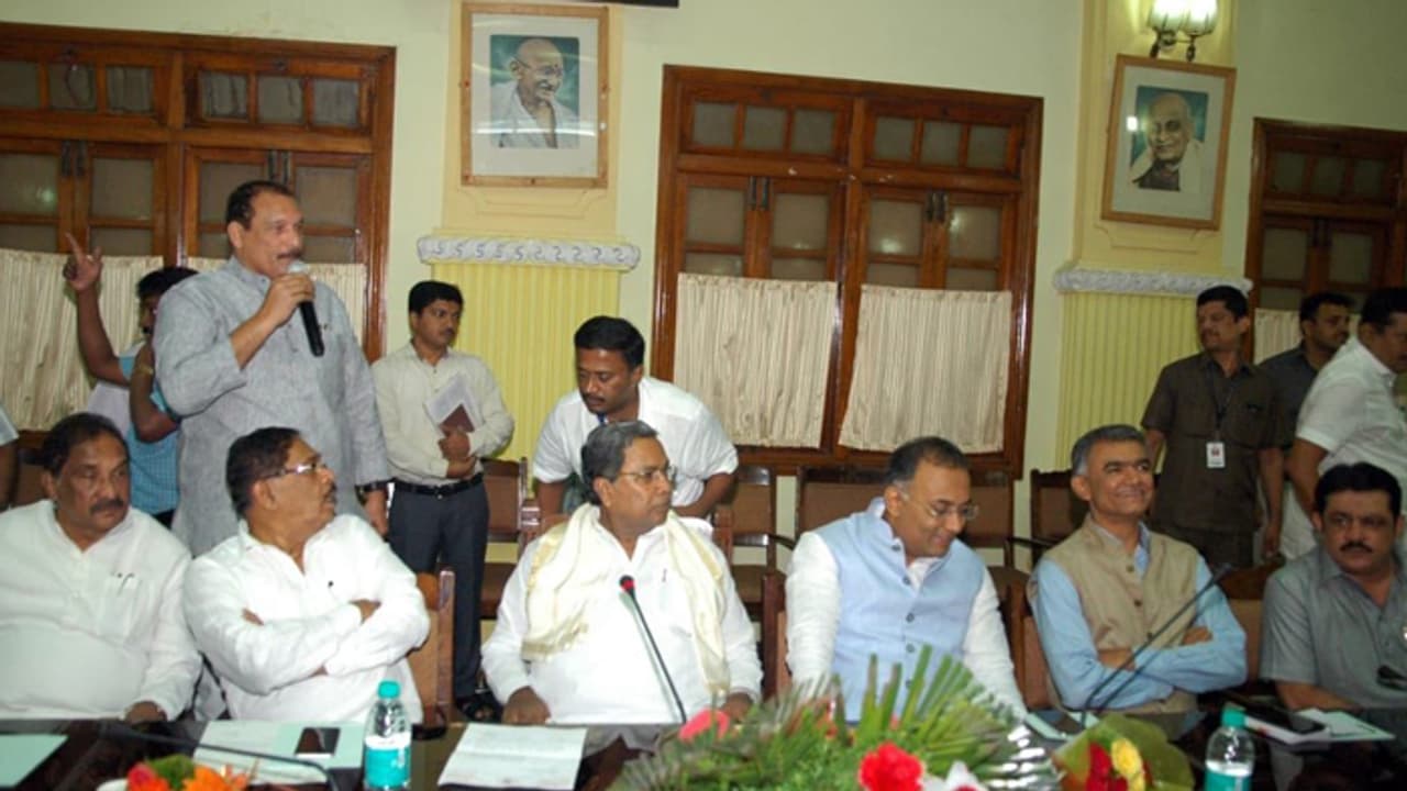 ಕಾಂಗ್ರೆಸ್ ಸಭೆಗೆ ಬಾರದ ಶಾಸಕರು ಯಾರ್ಯಾರು? ಕಾಂಗ್ರೆಸ್ ಸಭೆಗೆ ಬಾರದ ಶಾಸಕರು ಯಾರ್ಯಾರು?