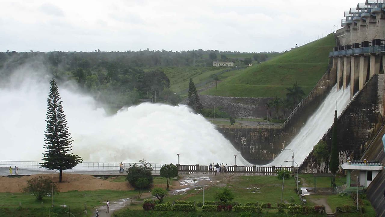 ಹೇಮೆ ಒಡಲಿಗೆ 1ಲಕ್ಷ ಕ್ಯುಸೆಕ್ ನೀರು: ತಗ್ಗು ಪ್ರದೇಶ ಜಲಾವೃತ ಹೇಮೆ ಒಡಲಿಗೆ 1ಲಕ್ಷ ಕ್ಯುಸೆಕ್ ನೀರು: ತಗ್ಗು ಪ್ರದೇಶ ಜಲಾವೃತ
