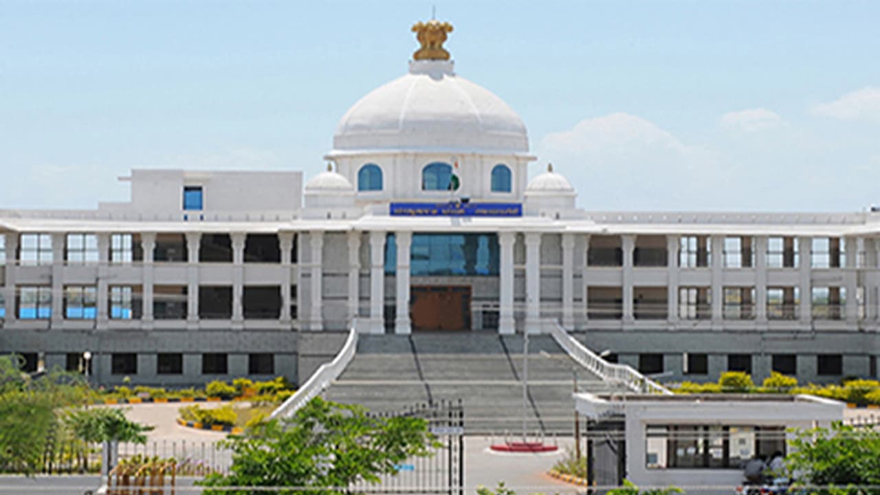 ಮುಂದಿನ 14 ದಿನ ಗಂಭೀರ, ದಯವಿಟ್ಟು ಸಹಕರಿಸಿ: ದಾವಣಗೆರೆ ಡಿಸಿ ಮನವಿ ಮುಂದಿನ 14 ದಿನ ಗಂಭೀರ, ದಯವಿಟ್ಟು ಸಹಕರಿಸಿ: ದಾವಣಗೆರೆ ಡಿಸಿ ಮನವಿ