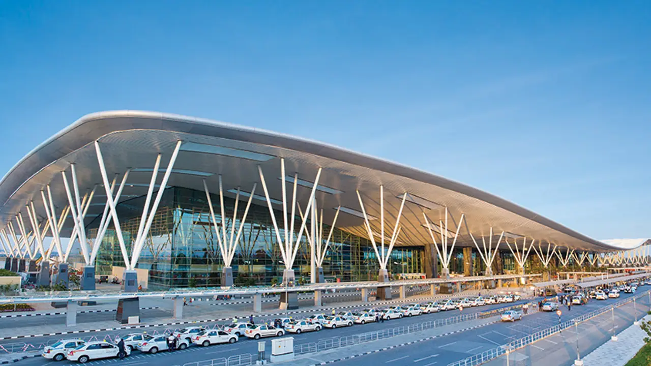 ಬೆಂಗಳೂರು: ಕೆಂಪೇಗೌಡ ಏರ್‌ಪೋರ್ಟಲ್ಲಿ ಗೋ‌ ಫಸ್ಟ್ ಏರ್ಲೈನ್ಸ್ ನಿರ್ಲಕ್ಷ್ಯ, ಪ್ರಯಾಣಿಕರಿಂದ ಭಾರೀ ಆಕ್ರೋಶ