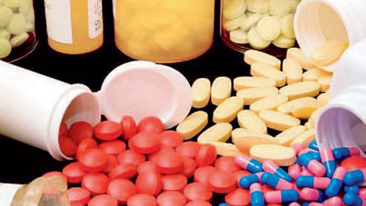 కరోనా ముప్పు: ఔషధ భద్రతే ప్రధానం.. రూ.14 వేల కోట్ల ప్యాకేజీ కరోనా ముప్పు: ఔషధ భద్రతే ప్రధానం.. రూ.14 వేల కోట్ల ప్యాకేజీ