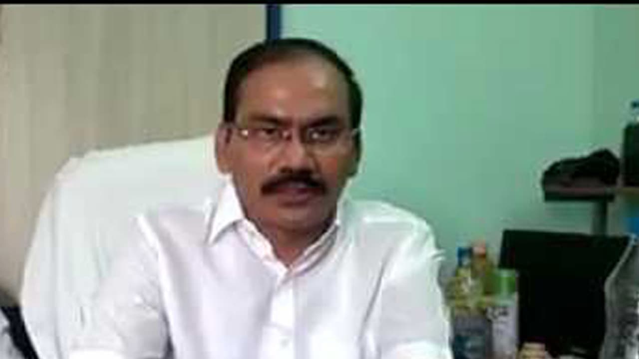 రాజకీయాల్లోకి పున:ప్రవేశం కోసం బిజ్జం స్కెచ్: నంద్యాల ఎంపీ స్థానానికి పోటీ రాజకీయాల్లోకి పున:ప్రవేశం కోసం బిజ్జం స్కెచ్: నంద్యాల ఎంపీ స్థానానికి పోటీ