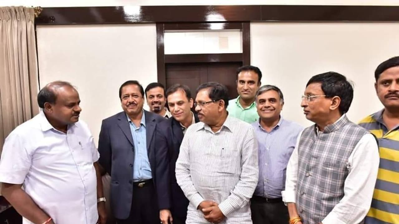 ಅಕ್ಕ ಸಮ್ಮೇಳನಕ್ಕೆ ಎಚ್‌ಡಿಕೆಗೆ ಆಹ್ವಾನ, ಅಮೆರಿಕದಲ್ಲಿ ಕನ್ನಡ ಡಿಂಡಿಮ