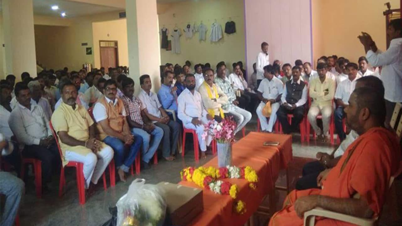 ಎಸ್'ಟಿಗೆ ಕುರುಬ ಸಮುದಾಯ ಸೇರಿಸಲು ಆಗ್ರಹ ಎಸ್'ಟಿಗೆ ಕುರುಬ ಸಮುದಾಯ ಸೇರಿಸಲು ಆಗ್ರಹ