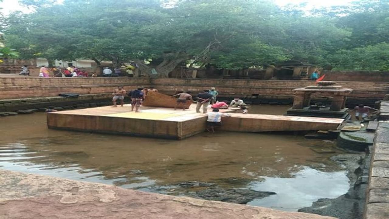 ಪುಷ್ಕರಣೆಯಲ್ಲಿ ’ನಟ ಸಾರ್ವಭೌಮ’ ಚಿತ್ರೀಕರಣ ಮುಕ್ತಾಯ ಪುಷ್ಕರಣೆಯಲ್ಲಿ ’ನಟ ಸಾರ್ವಭೌಮ’ ಚಿತ್ರೀಕರಣ ಮುಕ್ತಾಯ