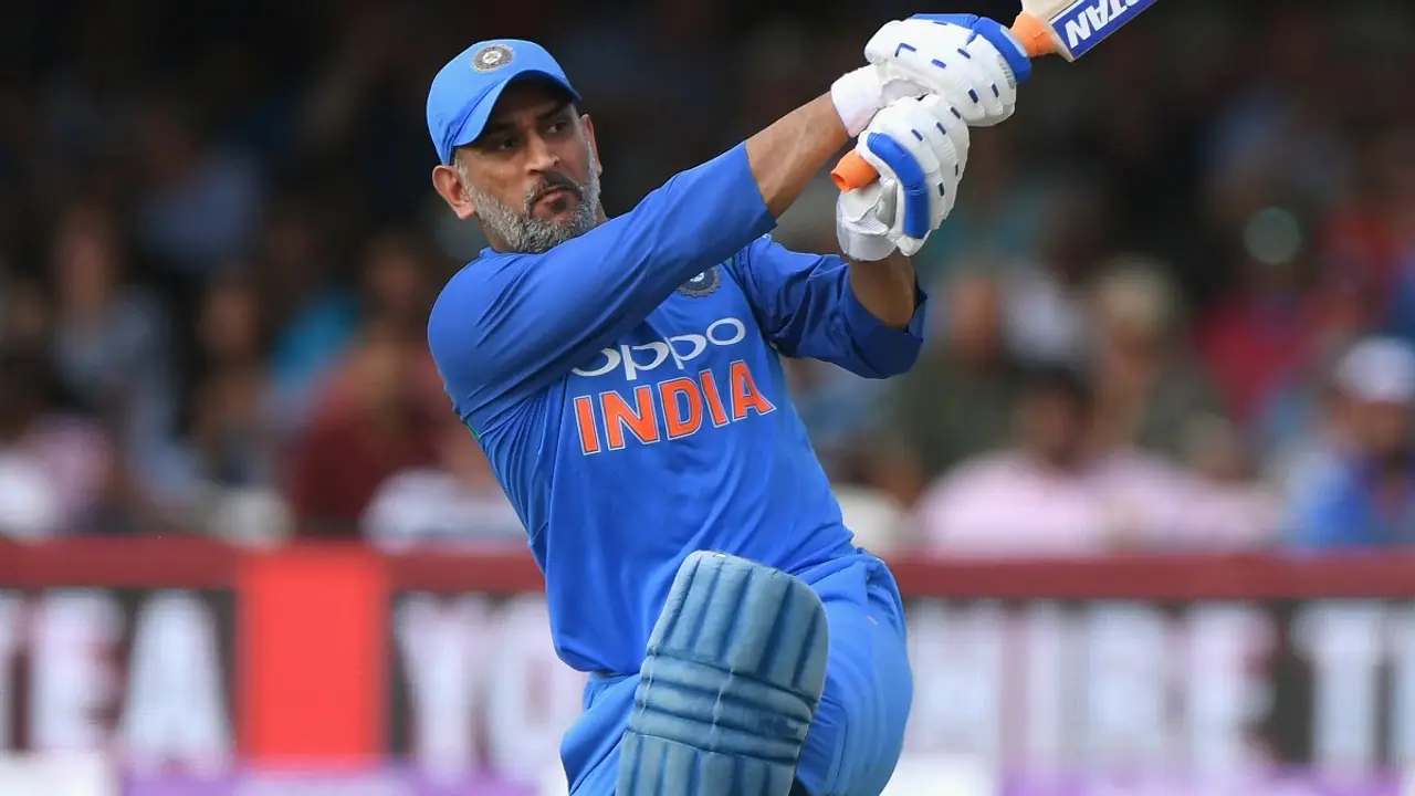 ಎಂ ಎಸ್ ಧೋನಿ ಹೆಸರಲ್ಲಿ ಅಮೆರಿಕ ಮಹಿಳೆಗೆ ವಂಚನೆ ಎಂ ಎಸ್ ಧೋನಿ ಹೆಸರಲ್ಲಿ ಅಮೆರಿಕ ಮಹಿಳೆಗೆ ವಂಚನೆ