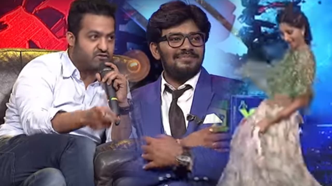 సుదీర్, వర్షిణిని ఒక ఆట ఆడుకున్న ఎన్టీఆర్ (వీడియో) సుదీర్, వర్షిణిని ఒక ఆట ఆడుకున్న ఎన్టీఆర్ (వీడియో)