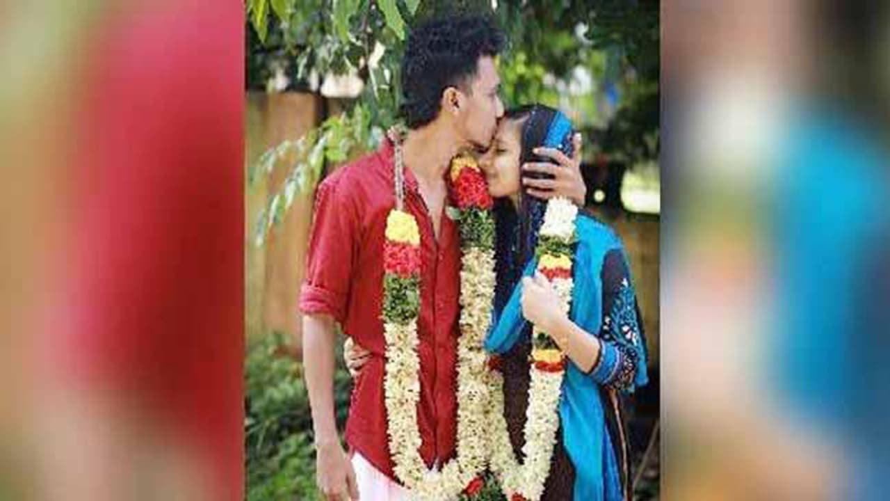 కులాంతర వివాహం చేసుకుంటే చంపేస్తారా : నవదంపతుల ఆవేదన కులాంతర వివాహం చేసుకుంటే చంపేస్తారా : నవదంపతుల ఆవేదన