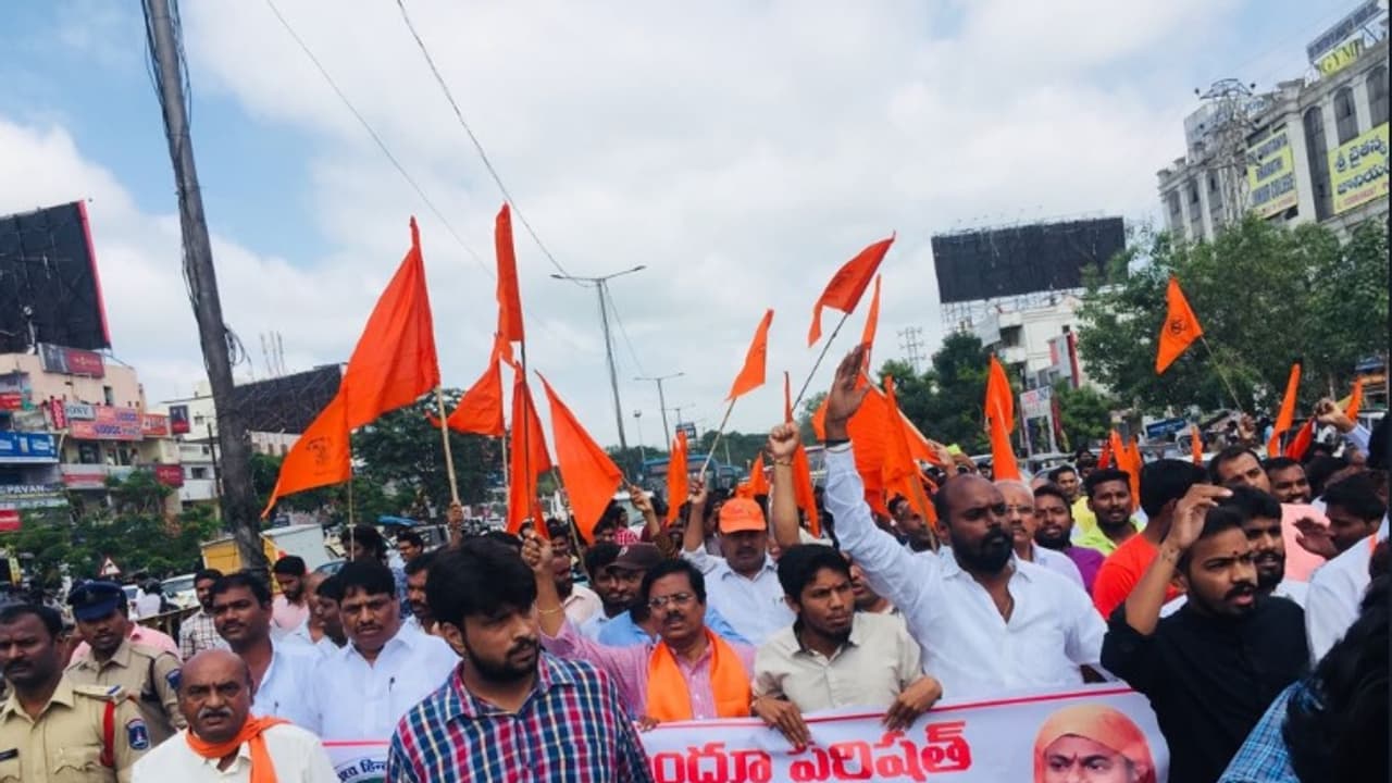 VHP, Bajrang Dal block Hyderabad's roads to protest Hindu seer's externment