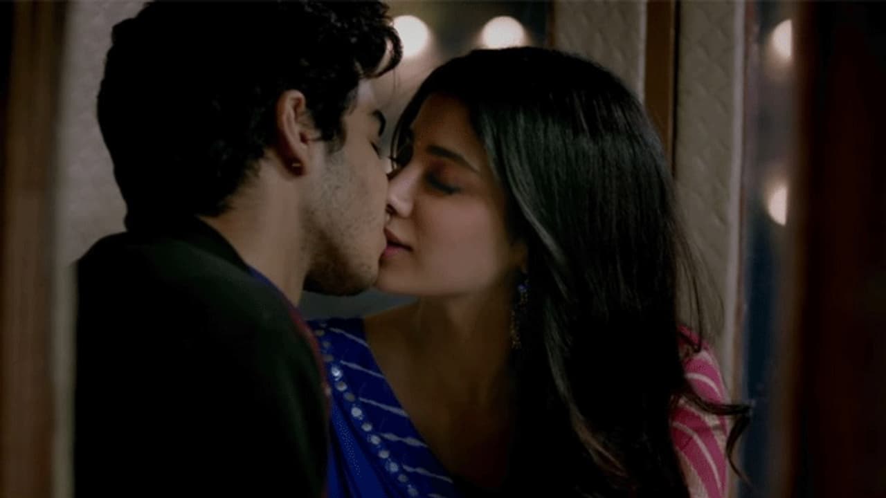 జాన్వీ కపూర్ 'దఢక్'పై బాలీవుడ్ సెలబ్రిటీల కామెంట్! జాన్వీ కపూర్ 'దఢక్'పై బాలీవుడ్ సెలబ్రిటీల కామెంట్!