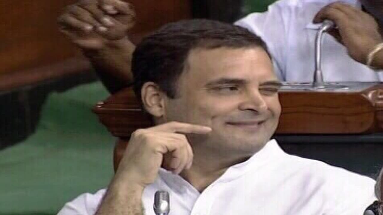 పార్లమెంట్ సాక్షిగా ప్రధానికి కన్నుగీటిన రాహుల్ పార్లమెంట్ సాక్షిగా ప్రధానికి కన్నుగీటిన రాహుల్