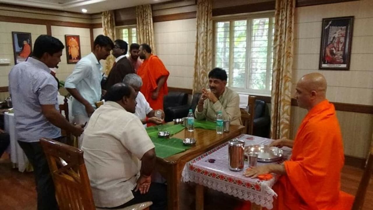 CM HD Kumaraswamy, DK Shivakumar and HD Revanna meet secretly at Adichunchanagiri Math CM HD Kumaraswamy, DK Shivakumar and HD Revanna meet secretly at Adichunchanagiri Math