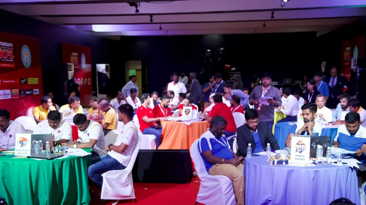 ಐಪಿಎಲ್ ಹರಾಜು: ಕೊನೆ ಕ್ಷಣದಲ್ಲಿ ನಾಲ್ವರು ಸೇರ್ಪಡೆ ಪಟ್ಟಿ 350ಕ್ಕೆ ಏರಿಕೆ! ಐಪಿಎಲ್ ಹರಾಜು: ಕೊನೆ ಕ್ಷಣದಲ್ಲಿ ನಾಲ್ವರು ಸೇರ್ಪಡೆ ಪಟ್ಟಿ 350ಕ್ಕೆ ಏರಿಕೆ!