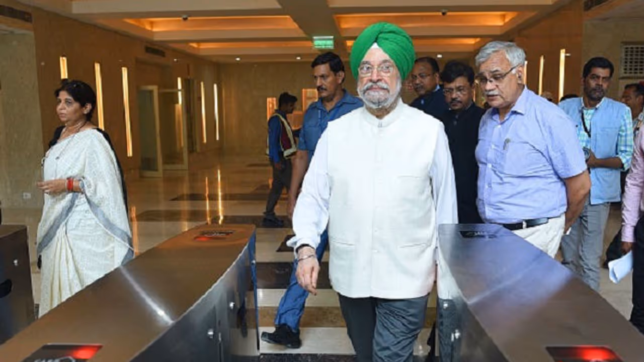 Hardeep Singh Puri 'supremely optimistic' about BJP winning with thumping majority in 2019