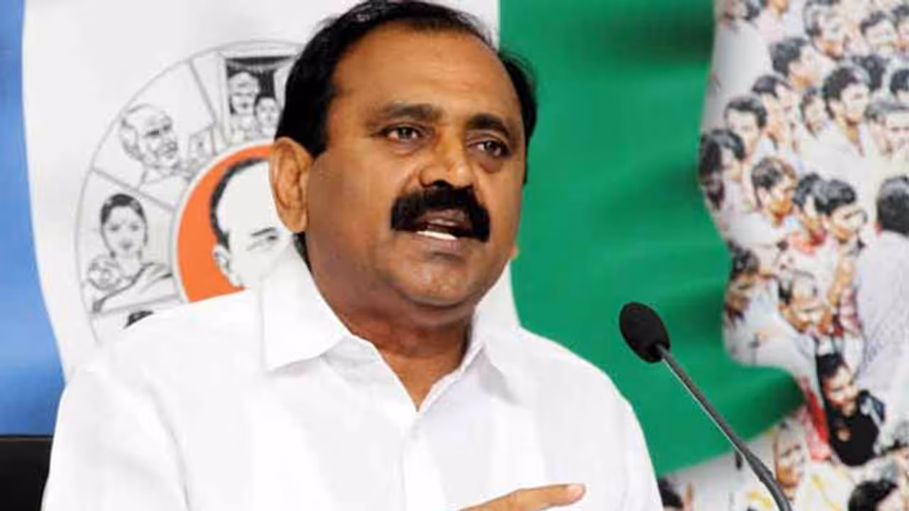 వైఎస్ రాజారెడ్డిని హత్య చేయించింది బాబే: భూమన వైఎస్ రాజారెడ్డిని హత్య చేయించింది బాబే: భూమన