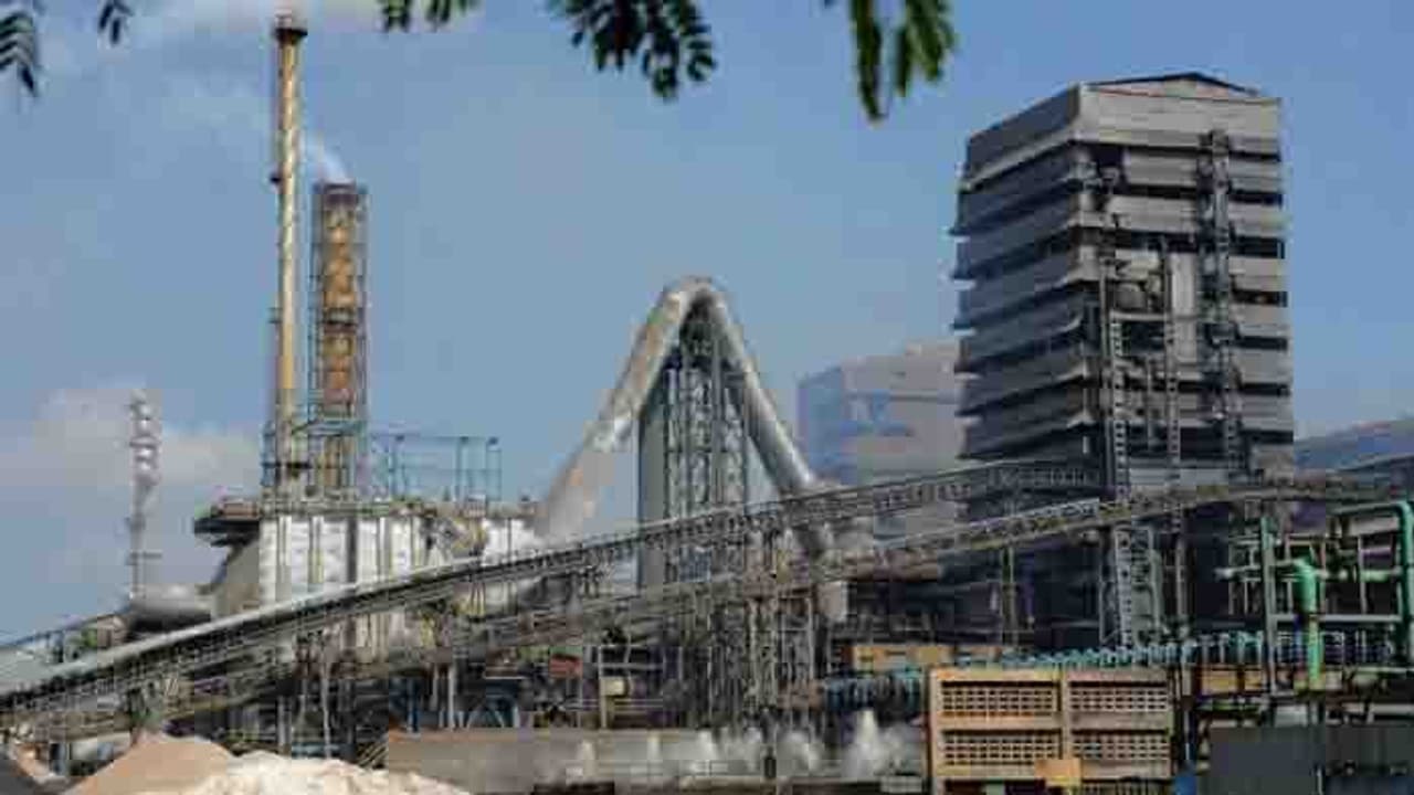 ஸ்டெர்லைட்டுக்கு ஆதரவாக வந்த தீர்ப்பால் முதல்வர் எடப்பாடி அவசர ஆலோசனை! ஸ்டெர்லைட்டுக்கு ஆதரவாக வந்த தீர்ப்பால் முதல்வர் எடப்பாடி அவசர ஆலோசனை!