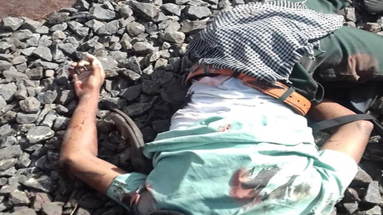 ಫುಟ್ ಬೋರ್ಡ್ ಮೇಲೆ ಪ್ರಯಾಣ: ಐವರು ವಿದ್ಯಾರ್ಥಿಗಳ ಸಾವು! ಫುಟ್ ಬೋರ್ಡ್ ಮೇಲೆ ಪ್ರಯಾಣ: ಐವರು ವಿದ್ಯಾರ್ಥಿಗಳ ಸಾವು!