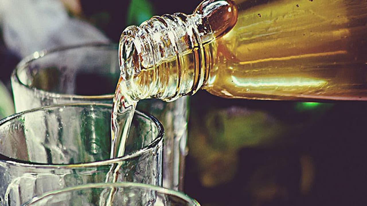 ಕೆ. ಆರ್. ಪೇಟೆ: ನಾಮಪತ್ರ ಸಲ್ಲಿಕೆ ಭರಾಟೆ ಜೋರು, ಮದ್ಯ ಮಾರಾಟಕ್ಕೆ ಬ್ರೇಕ್ ಕೆ. ಆರ್. ಪೇಟೆ: ನಾಮಪತ್ರ ಸಲ್ಲಿಕೆ ಭರಾಟೆ ಜೋರು, ಮದ್ಯ ಮಾರಾಟಕ್ಕೆ ಬ್ರೇಕ್