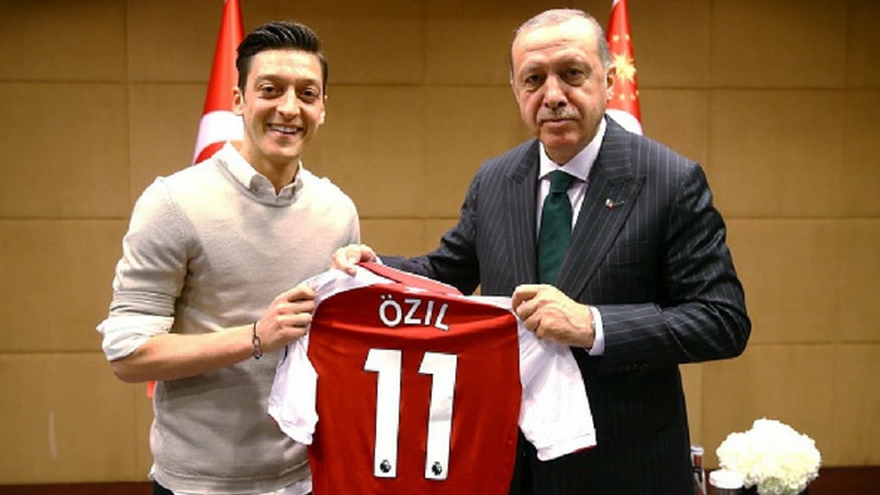 Turkey President Recep Tayyip Erdogan criticises 'racist attitude' against Mesut Ozil Turkey President Recep Tayyip Erdogan criticises 'racist attitude' against Mesut Ozil