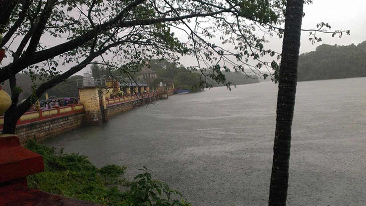 പീച്ചി അണക്കെട്ടിൽ നിന്ന് നാളെ വെള്ളം തുറന്ന് വിടും; ജാഗ്രതാ നിര്ദ്ദേശം പീച്ചി അണക്കെട്ടിൽ നിന്ന് നാളെ വെള്ളം തുറന്ന് വിടും; ജാഗ്രതാ നിര്ദ്ദേശം