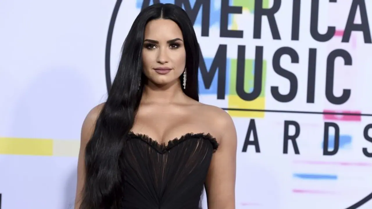 Priyanka Chopra, Nick Jonas send prayers for Demi Lovato after her reported drug overdose