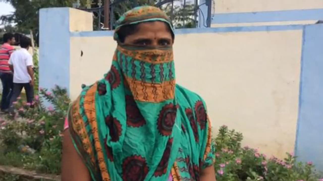 బైటపడ్డ టీఆర్ఎస్ నాయకుడి రాసలీలలు బైటపడ్డ టీఆర్ఎస్ నాయకుడి రాసలీలలు