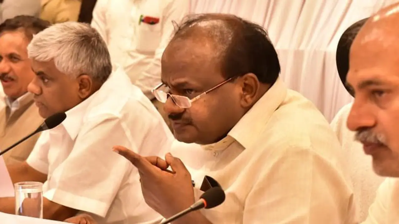 ಏನ್ರೀ ಬಿಎಸ್ ವೈ ಭೇಟಿ ಮಾಡಿದ್ರಾ..? ಸಿಎಂ ಪ್ರಶ್ನೆಗೆ ಕಕ್ಕಾಬಿಕ್ಕಿಯಾದ ಸಚಿವ ಏನ್ರೀ ಬಿಎಸ್ ವೈ ಭೇಟಿ ಮಾಡಿದ್ರಾ..? ಸಿಎಂ ಪ್ರಶ್ನೆಗೆ ಕಕ್ಕಾಬಿಕ್ಕಿಯಾದ ಸಚಿವ