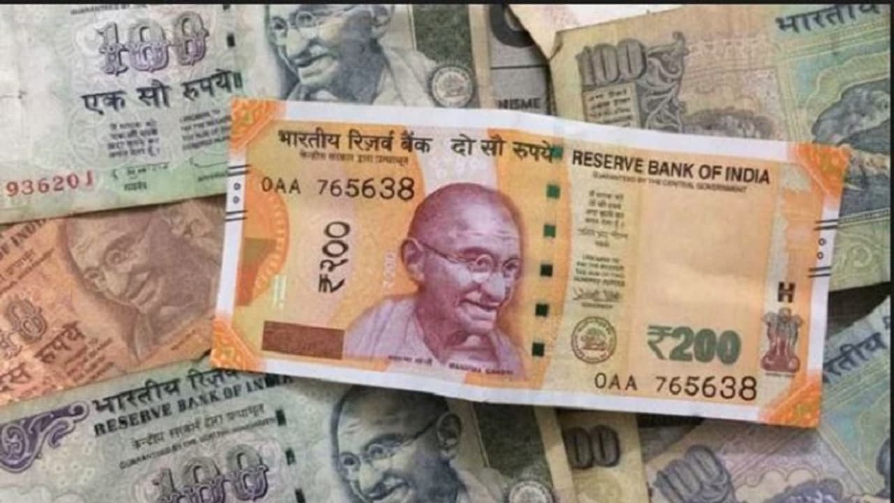 ಮಿನಿಮಮ್ ಬ್ಯಾಲೆನ್ಸ್: ಯಾವ ಬ್ಯಾಂಕ್, ಎಷ್ಟು ದಂಡ? ಮಿನಿಮಮ್ ಬ್ಯಾಲೆನ್ಸ್: ಯಾವ ಬ್ಯಾಂಕ್, ಎಷ್ಟು ದಂಡ?