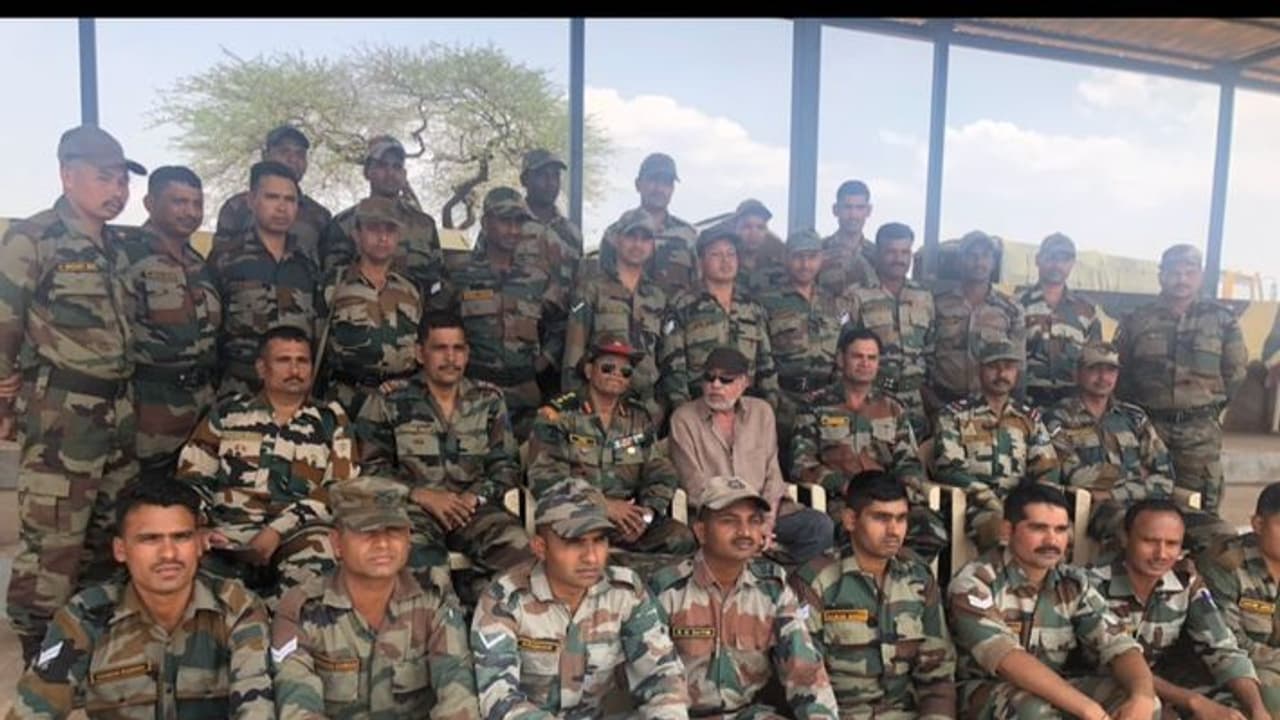 ಪಾಕ್ ಕಲಾವಿದರು ಅಭಿನಯಿಸಿದರೆ ಸೈನಿಕರ ಭಾವನೆಗೆ ಧಕ್ಕೆ? ಪಾಕ್ ಕಲಾವಿದರು ಅಭಿನಯಿಸಿದರೆ ಸೈನಿಕರ ಭಾವನೆಗೆ ಧಕ್ಕೆ?