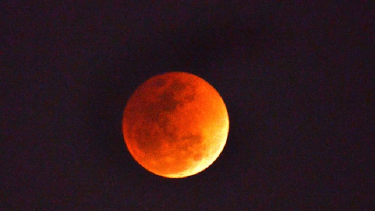 Watch live streaming of Blood Moon online in these four channels: The longest lunar eclipse on July 27