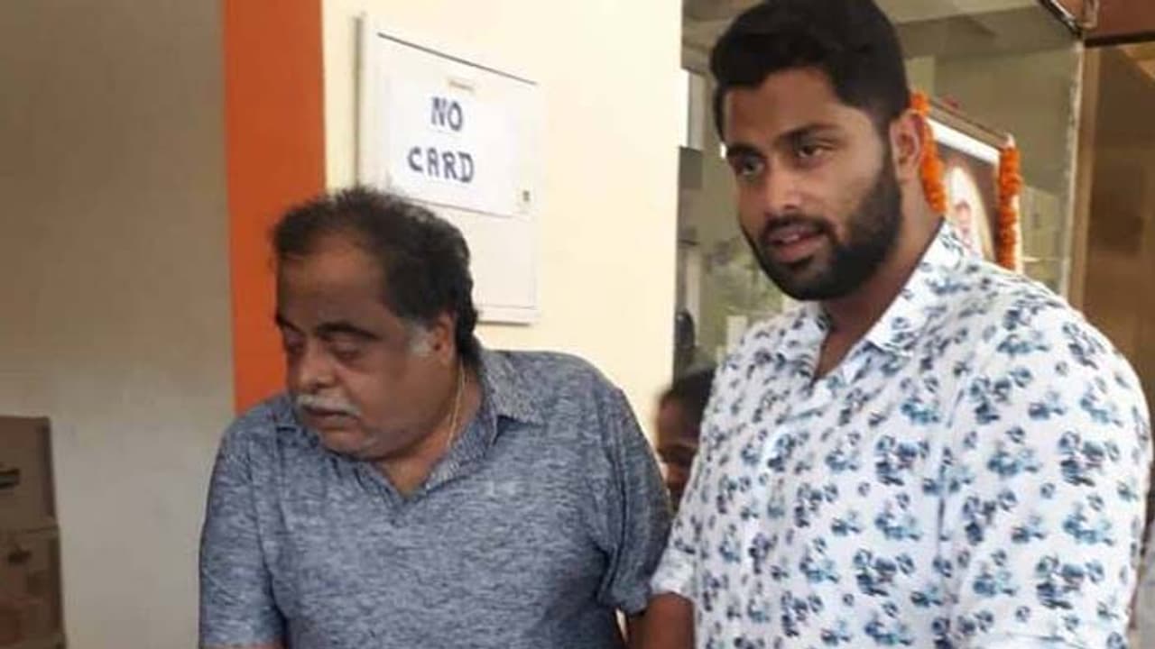 ಪುತ್ರ ಅಭಿಷೇಕ್ ಹೆಸರಿಗೆ ಆಸ್ತಿ ವರ್ಗಾಯಿಸಿದ್ರಾ ಅಂಬಿ? ಪುತ್ರ ಅಭಿಷೇಕ್ ಹೆಸರಿಗೆ ಆಸ್ತಿ ವರ್ಗಾಯಿಸಿದ್ರಾ ಅಂಬಿ?