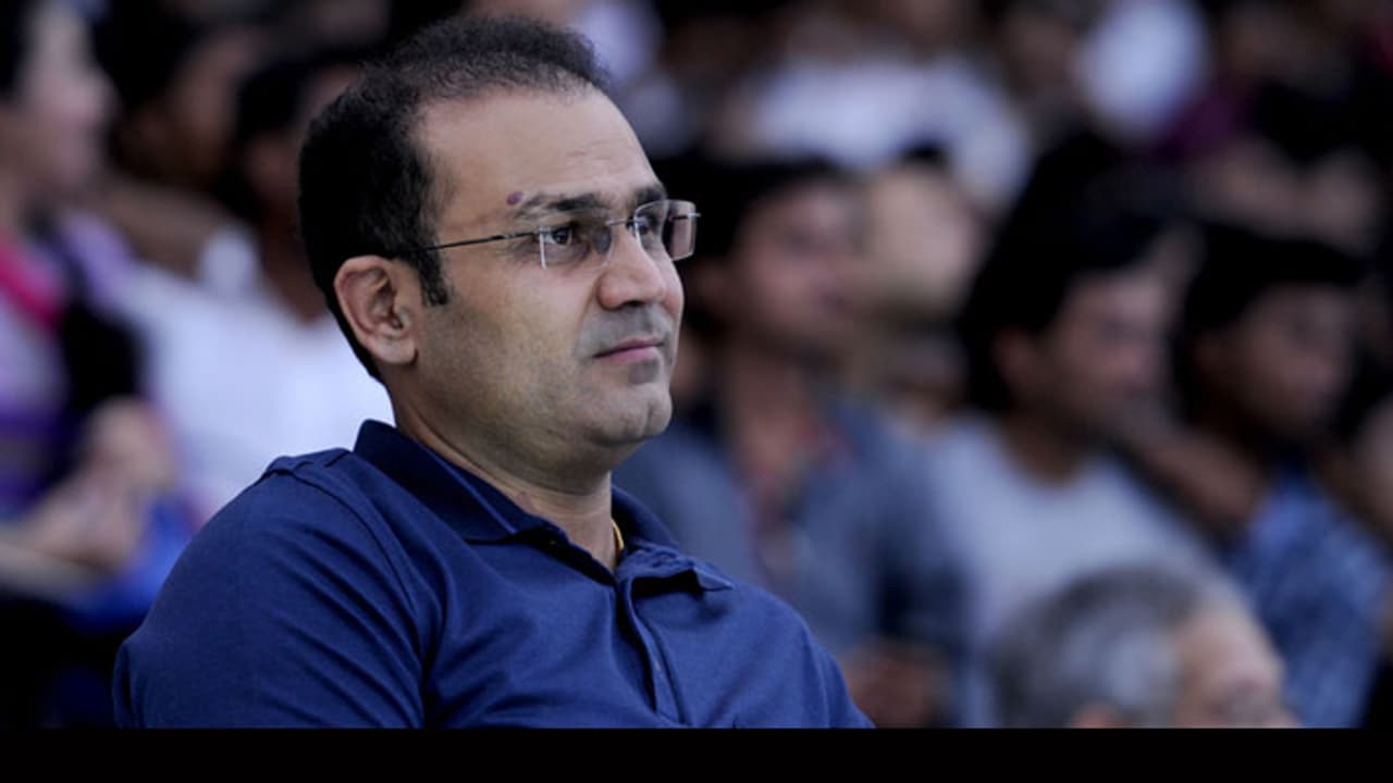 స్కూల్ పుస్తకాల్లో ఇదేం చెత్త: మండిపడిన సెహ్వాగ్ స్కూల్ పుస్తకాల్లో ఇదేం చెత్త: మండిపడిన సెహ్వాగ్