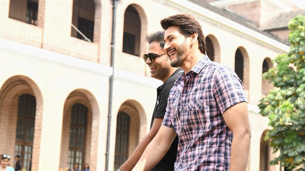 వంశీకి 40 ఏళ్లు అంటే.. 20 ఏళ్లే.. మహేష్ వంశీకి 40 ఏళ్లు అంటే.. 20 ఏళ్లే.. మహేష్