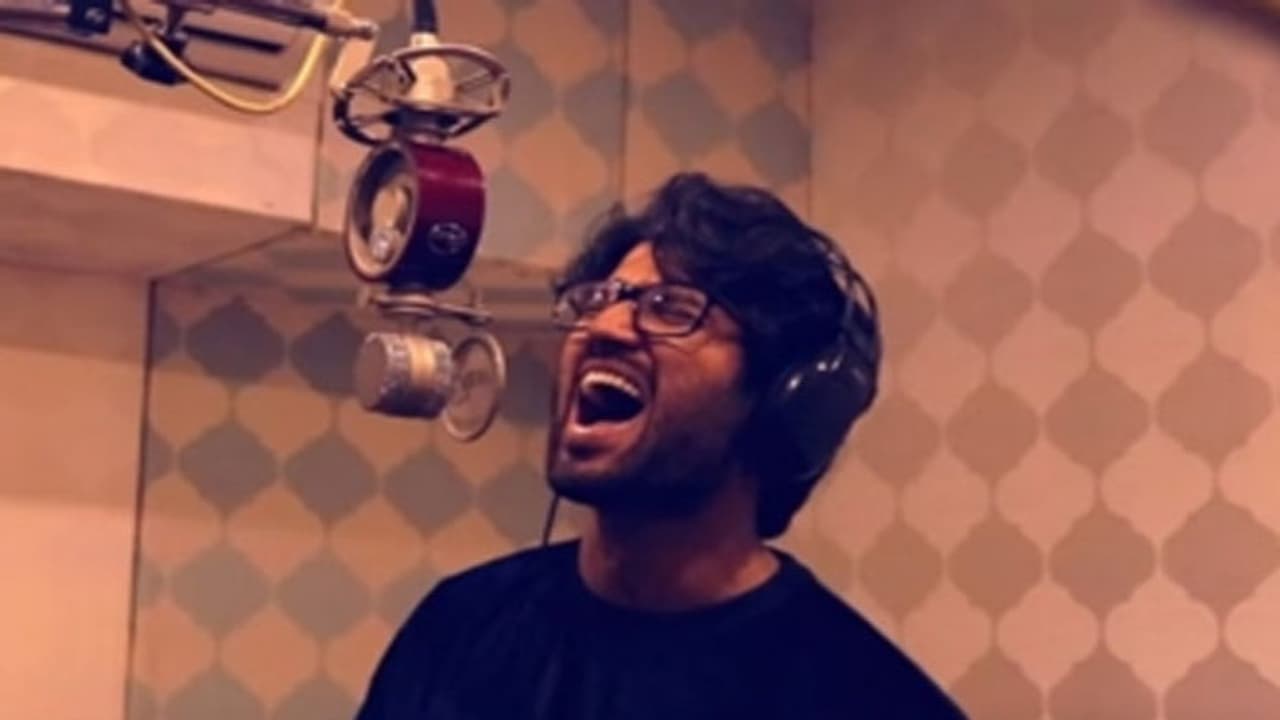 వాట్ ద F** బూతు పాట తీయించేశారు.. విజయ్ ఏమంటాడో.. వాట్ ద F** బూతు పాట తీయించేశారు.. విజయ్ ఏమంటాడో..