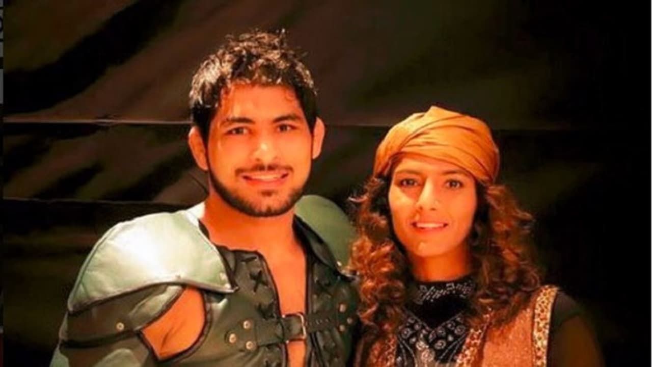 ವೈರಲ್ ಆಗುತ್ತಿದೆ ರಸ್ಲರ್ ಗೀತಾ ಪೋಗತ್ ಪತಿ ಡ್ಯಾನ್ಸ್ ವೀಡಿಯೋ ! ವೈರಲ್ ಆಗುತ್ತಿದೆ ರಸ್ಲರ್ ಗೀತಾ ಪೋಗತ್ ಪತಿ ಡ್ಯಾನ್ಸ್ ವೀಡಿಯೋ !