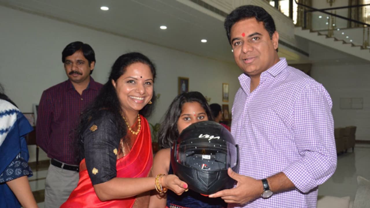 ''గుడ్ జాబ్ బాబా'' అంటూ ట్వీట్ చేసిన ఎంపి కవిత ''గుడ్ జాబ్ బాబా'' అంటూ ట్వీట్ చేసిన ఎంపి కవిత