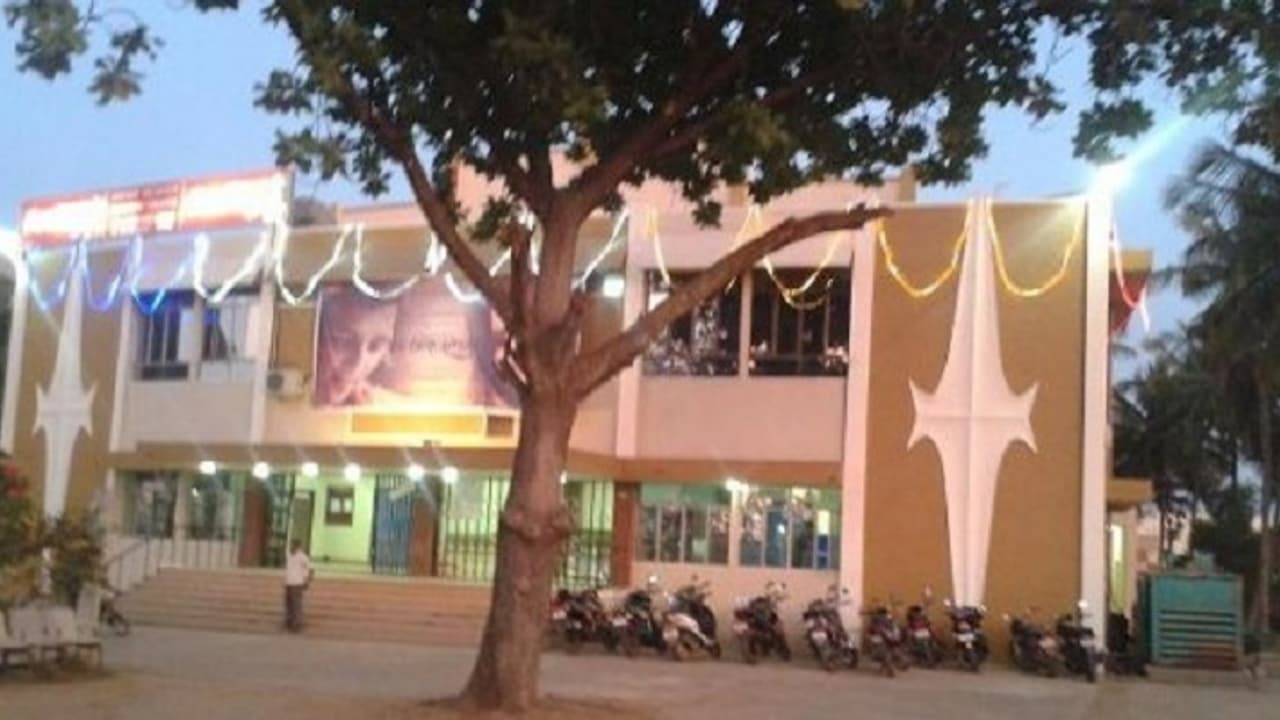 ಈ ಸಿಂಗಲ್ ಸ್ಕ್ರೀನ್ ಚಿತ್ರಮಂದಿರ ಮಾರಾಟಕ್ಕಿದೆ! ಈ ಸಿಂಗಲ್ ಸ್ಕ್ರೀನ್ ಚಿತ್ರಮಂದಿರ ಮಾರಾಟಕ್ಕಿದೆ!