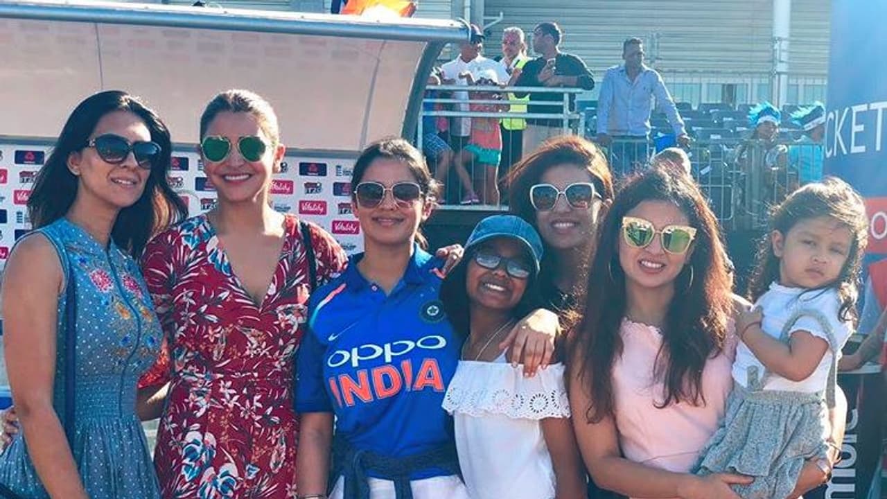 ವಿಶ್ವಕಪ್ 2019: ಕ್ರಿಕೆಟಿಗರ ಜೊತೆ ಪತ್ನಿಯರ ಪ್ರವಾಸ ಬಿಸಿಸಿಐನಿಂದ ಮಹತ್ವ ನಿರ್ಧಾರ! ವಿಶ್ವಕಪ್ 2019: ಕ್ರಿಕೆಟಿಗರ ಜೊತೆ ಪತ್ನಿಯರ ಪ್ರವಾಸ ಬಿಸಿಸಿಐನಿಂದ ಮಹತ್ವ ನಿರ್ಧಾರ!