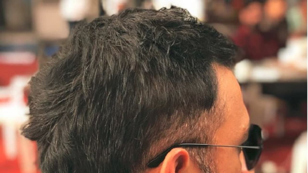 ಎಂ ಎಸ್ ಧೋನಿಯ ಹೊಸ ಹೇರ್ ಸ್ಟೈಲ್ ಹೇಗಿದೆ? ಎಂ ಎಸ್ ಧೋನಿಯ ಹೊಸ ಹೇರ್ ಸ್ಟೈಲ್ ಹೇಗಿದೆ?
