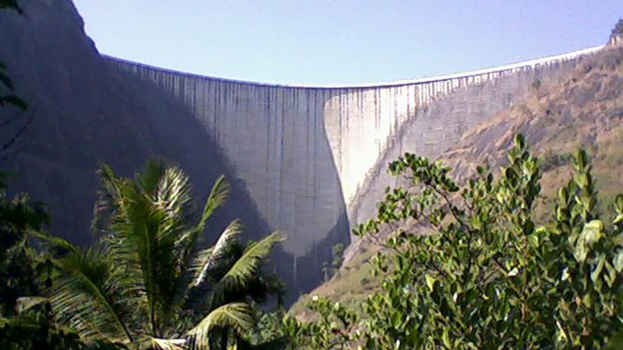 ഇടുക്കി ഡാം: വ്യാജ സോഷ്യല് മീഡിയ പ്രചരണങ്ങളില് വീഴരുത് ഇടുക്കി ഡാം: വ്യാജ സോഷ്യല് മീഡിയ പ്രചരണങ്ങളില് വീഴരുത്