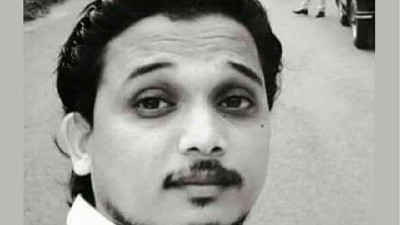 ഷുഹൈബ് വധം: വിചാരണ തത്കാലം തടഞ്ഞ് ഹൈക്കോടതി: സ്പെഷ്യൽ പബ്ലിക് പ്രോസിക്യൂട്ടറെ നിയമിക്കുന്നതിൽ മറുപടി തേടി ഷുഹൈബ് വധം: വിചാരണ തത്കാലം തടഞ്ഞ് ഹൈക്കോടതി: സ്പെഷ്യൽ പബ്ലിക് പ്രോസിക്യൂട്ടറെ നിയമിക്കുന്നതിൽ മറുപടി തേടി