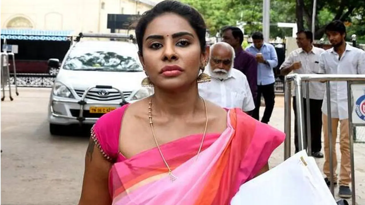 తెగేవరకు లాగకు.. లారెన్స్ కు శ్రీరెడ్డి వార్నింగ్! తెగేవరకు లాగకు.. లారెన్స్ కు శ్రీరెడ్డి వార్నింగ్!