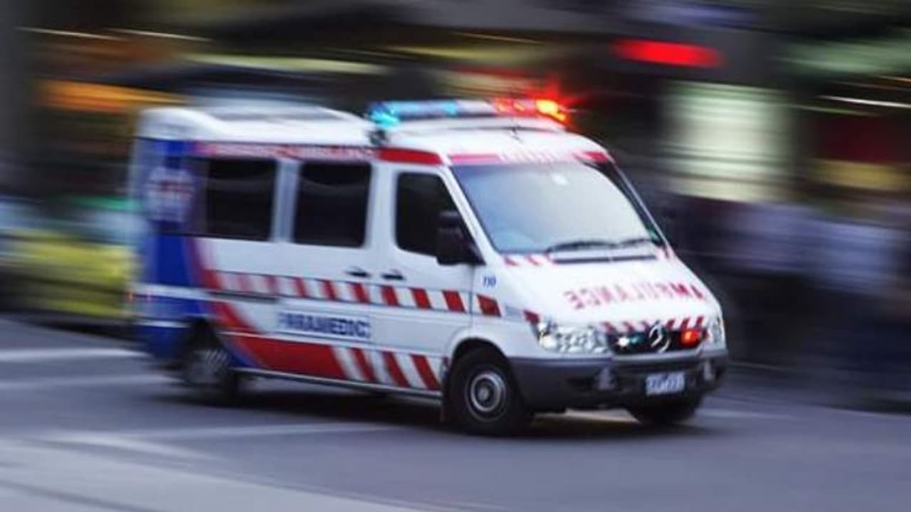 জল ও বিদ্যুতের দাবিতে প্রতিবাদ, বেহালায় কেন্দ্রীয় সরকারি কর্মীর মৃত্যুর অভিযোগ