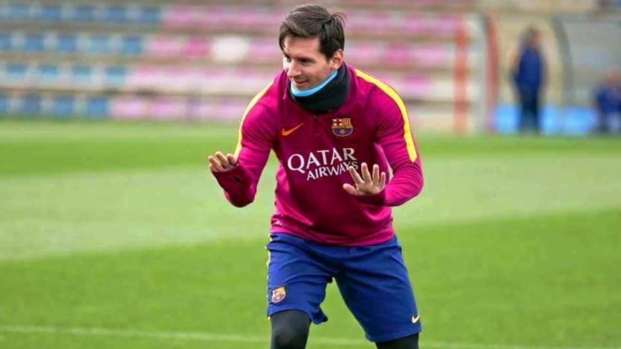 ദേ പിന്നെം മെസി; ഇക്കുറി മനുഷ്യരോടല്ല കളിയെന്നു മാത്രം ദേ പിന്നെം മെസി; ഇക്കുറി മനുഷ്യരോടല്ല കളിയെന്നു മാത്രം