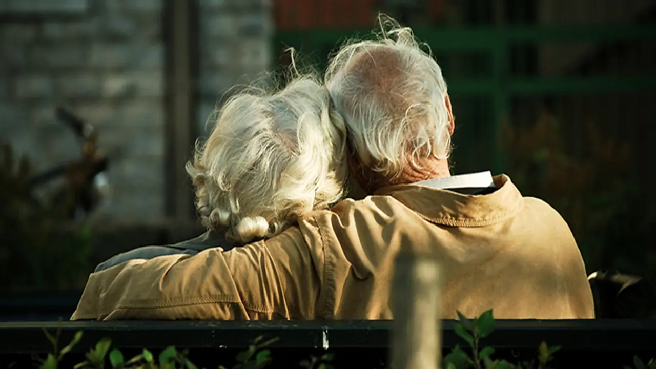 63 ఏళ్ల వృద్దుడికి ఐదుగురు ప్రియురాళ్లు, వారికోసం ఈ వయసులో దొంగతనం.... 63 ఏళ్ల వృద్దుడికి ఐదుగురు ప్రియురాళ్లు, వారికోసం ఈ వయసులో దొంగతనం....