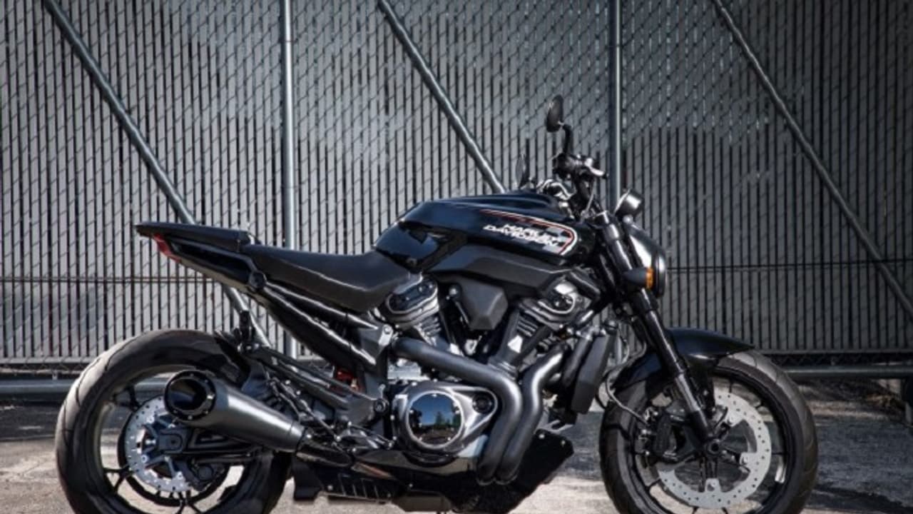 ಹಾರ್ಲೆ ಡೇವಿಡ್ಸನ್ ಸ್ಟ್ರೀಟ್ಫೈಟರ್ ಬೈಕ್ ಹಿಂದಿದೆ ಭಾರತೀಯನ ಕೈಚಳಕ ಹಾರ್ಲೆ ಡೇವಿಡ್ಸನ್ ಸ್ಟ್ರೀಟ್ಫೈಟರ್ ಬೈಕ್ ಹಿಂದಿದೆ ಭಾರತೀಯನ ಕೈಚಳಕ