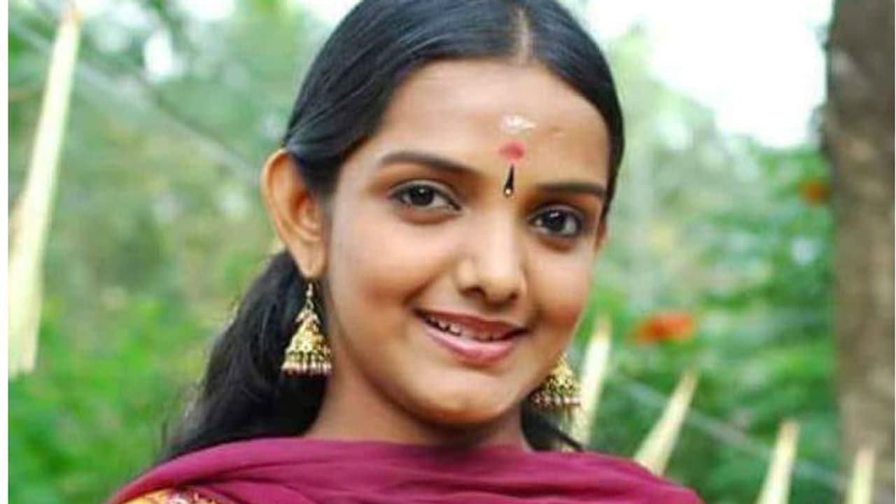 യുവ ഗായികയ്ക്ക് വിട, മഞ്ജുഷയുടെ സംസ്കാരം നടന്നു യുവ ഗായികയ്ക്ക് വിട, മഞ്ജുഷയുടെ സംസ്കാരം നടന്നു